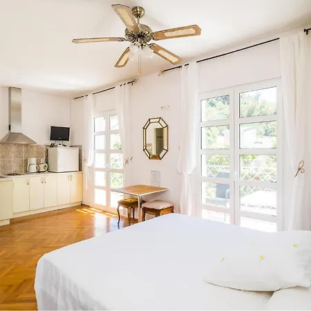 Apartment In Zaton Veliki With Wifi