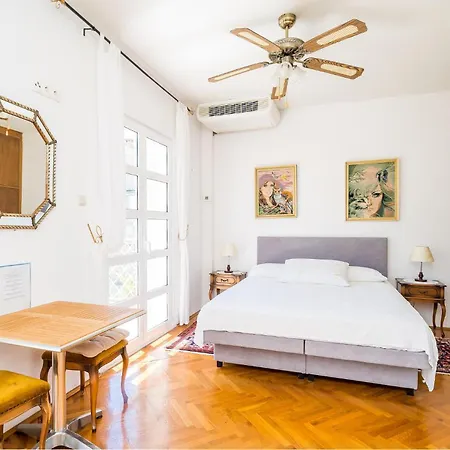 Apartament In Veliki With Wifi *